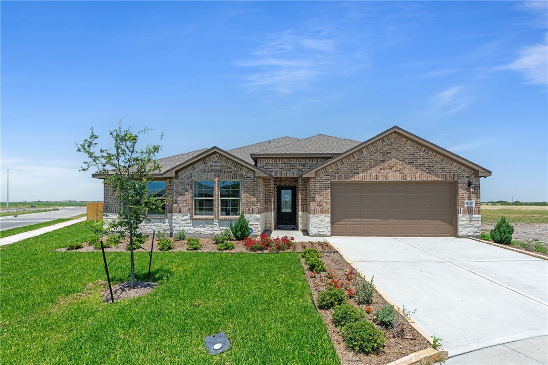 1401 Irigoyen St Property Photo 1