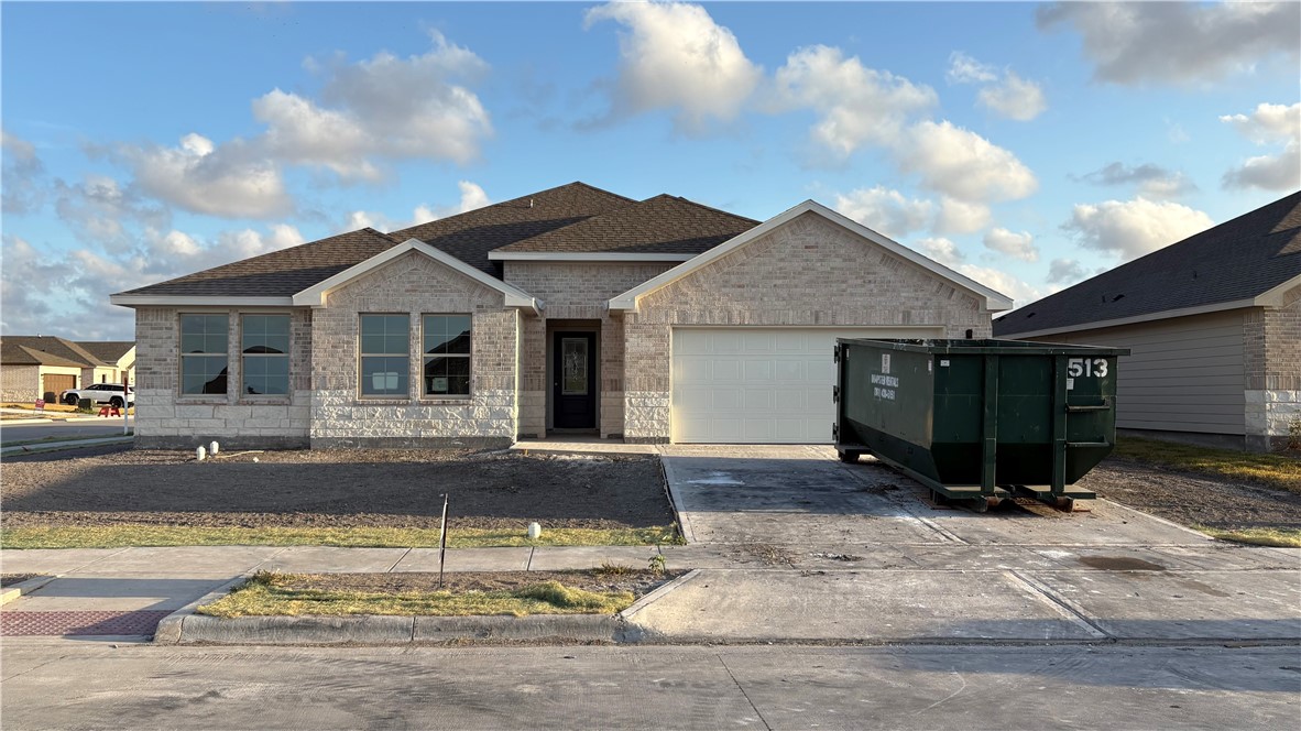 1401 Irigoyen St Property Photo 1