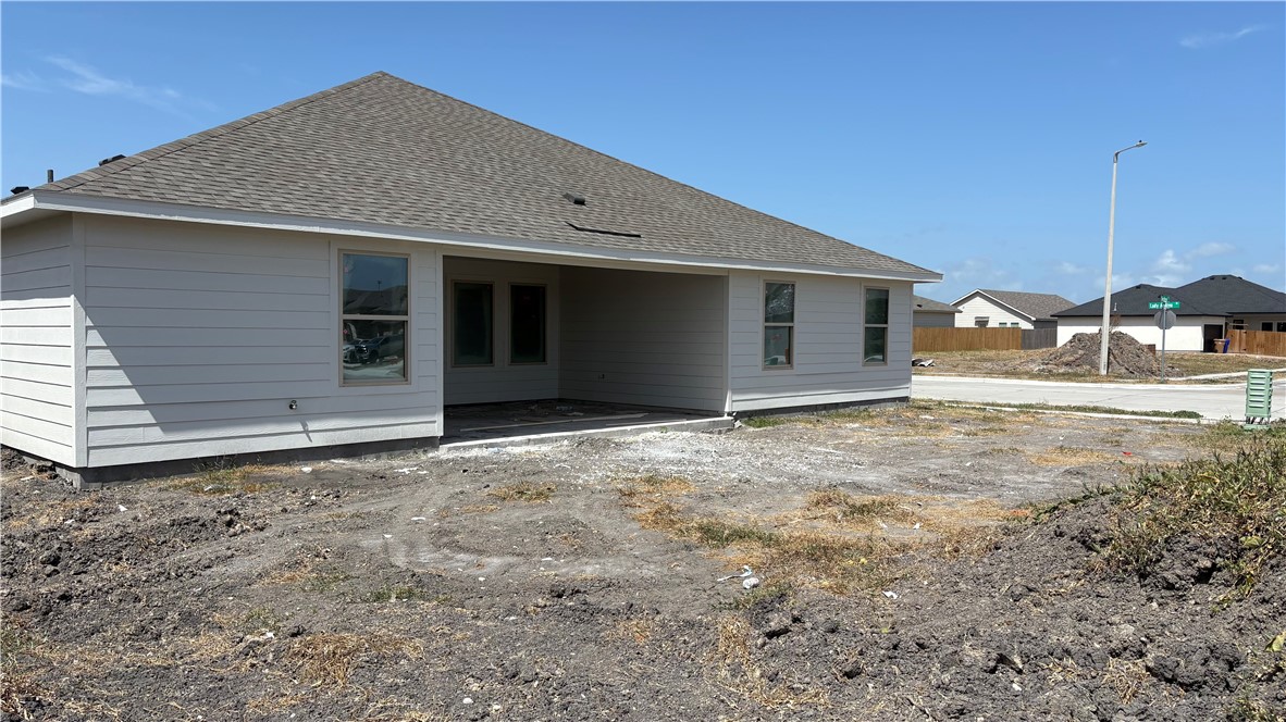1401 Irigoyen St Property Photo 3