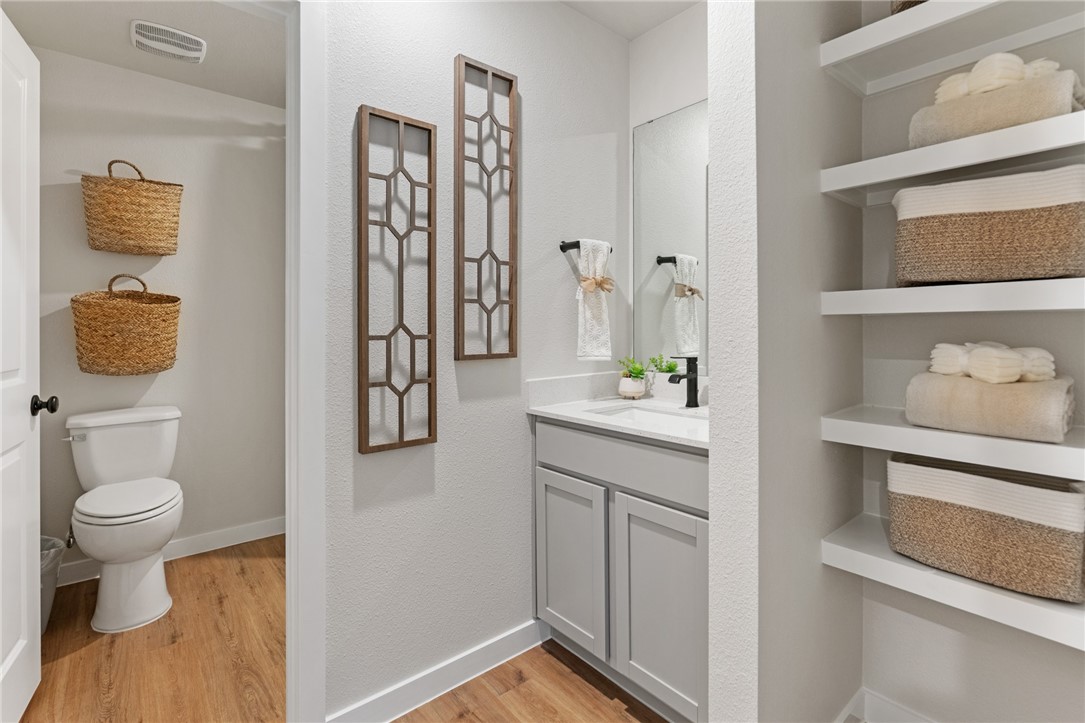 1401 Irigoyen St Property Photo 8