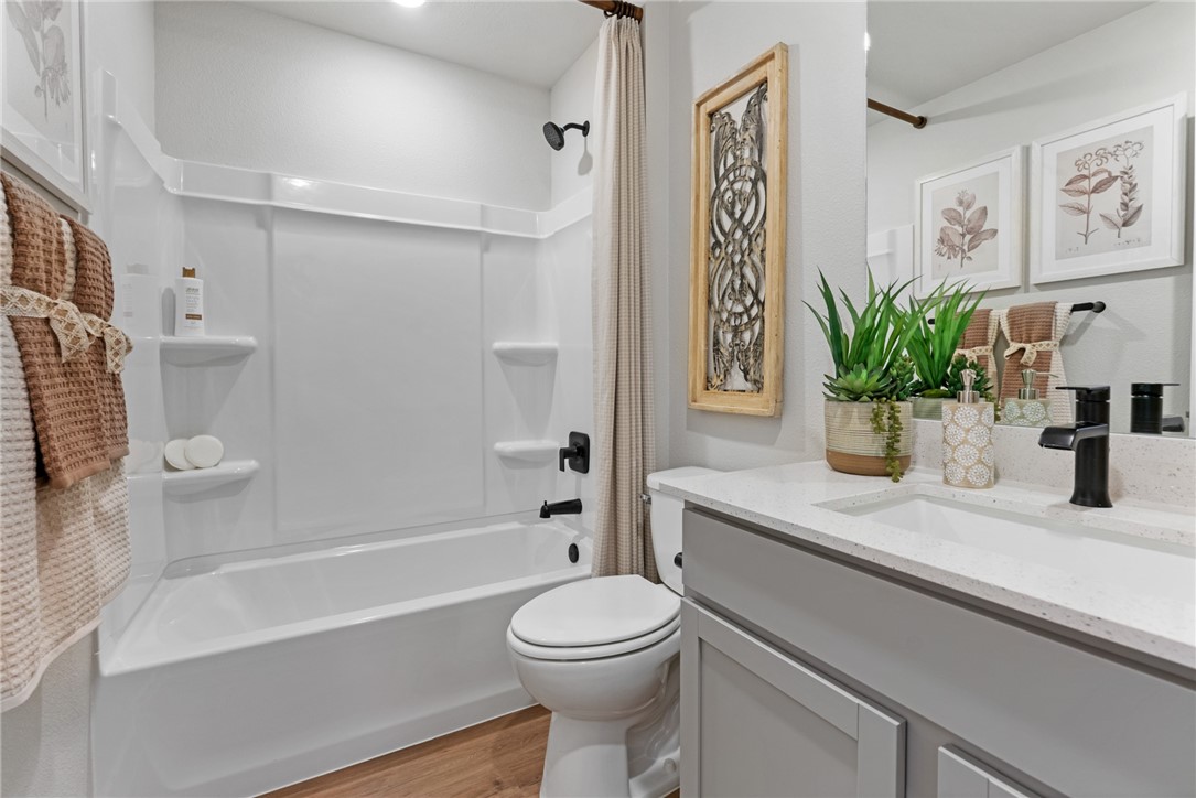 1401 Irigoyen St Property Photo 13