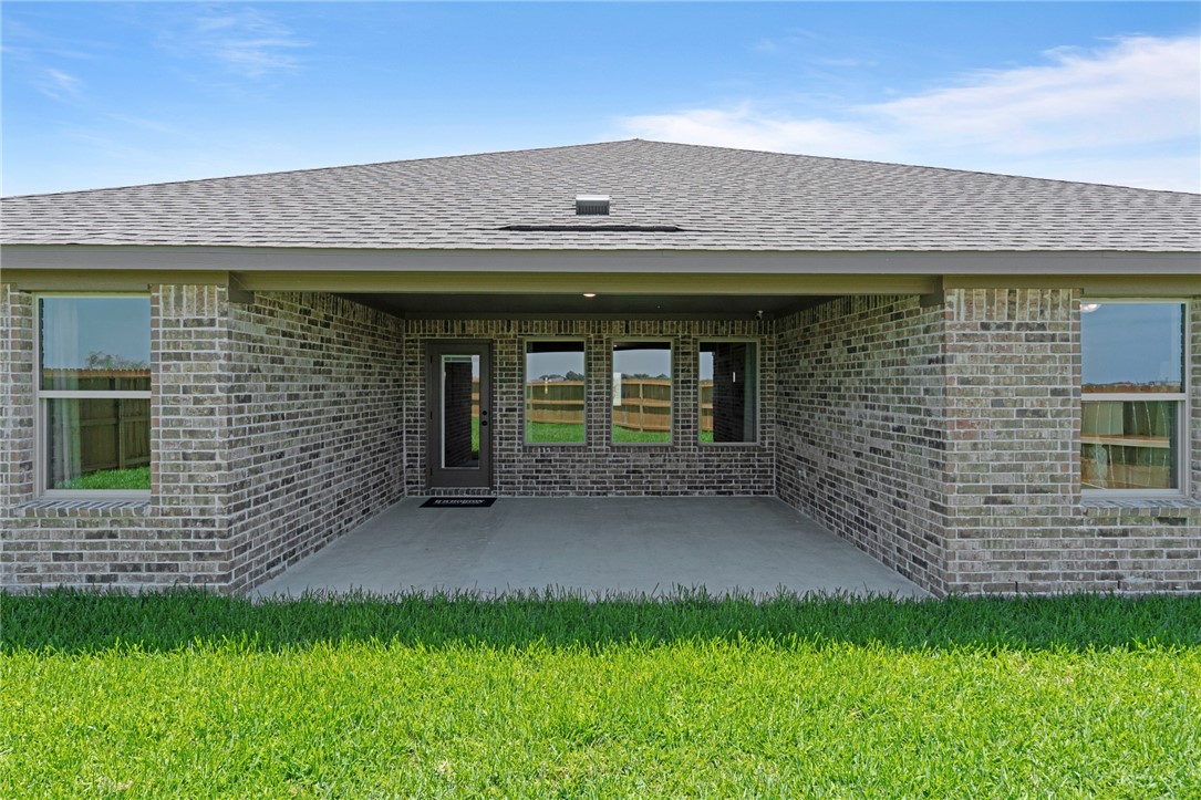 1401 Irigoyen St Property Photo 25