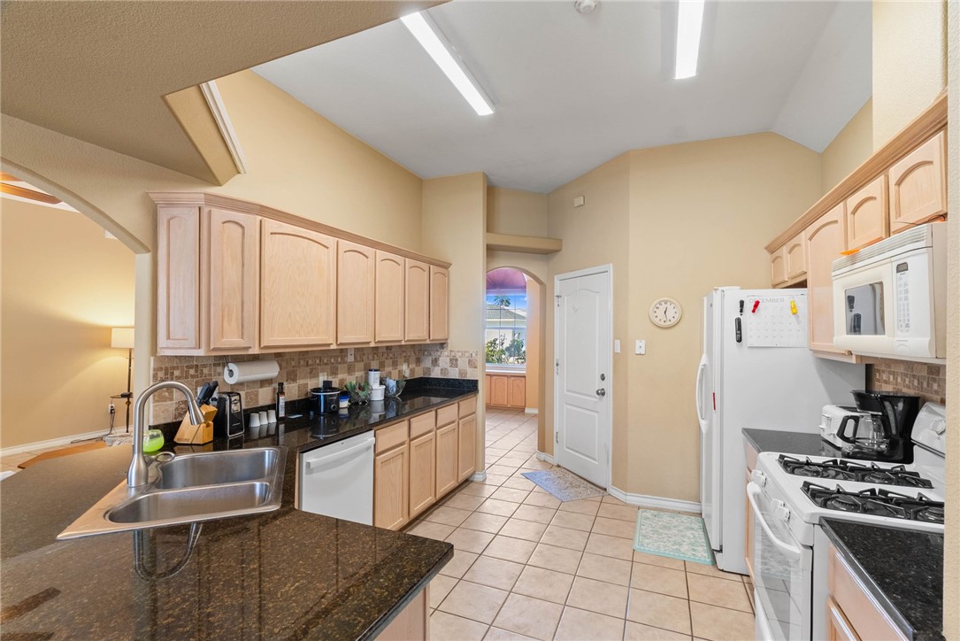 14942 Aquarius St Property Photo 7