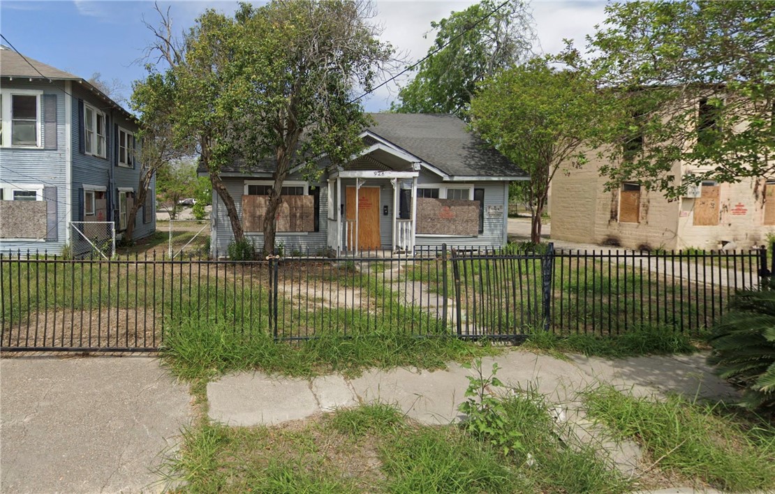 928 Park Ave Property Photo 1