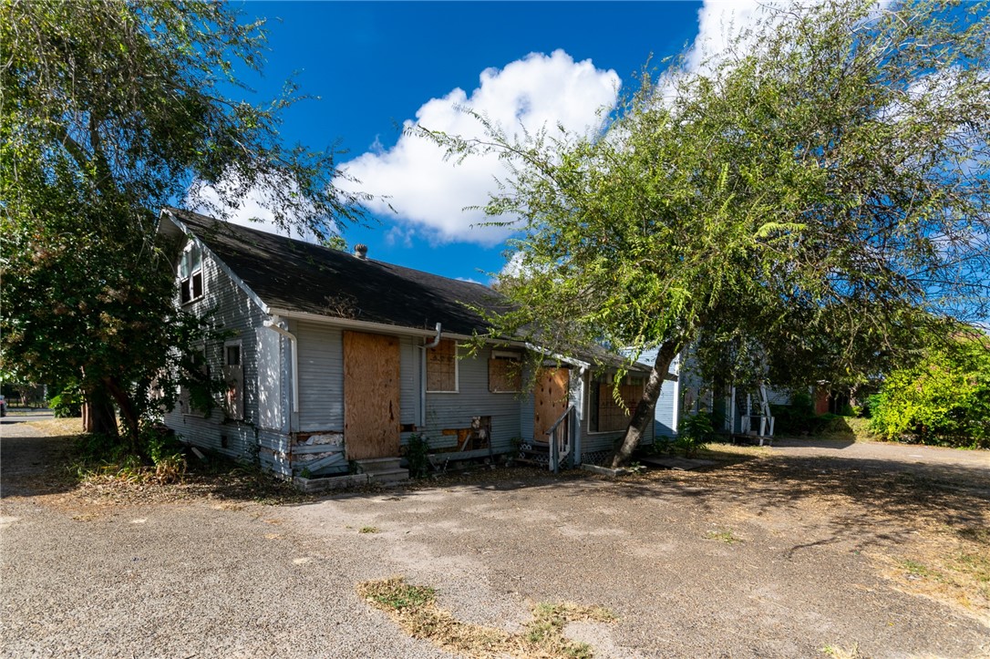 928 Park Ave Property Photo 3