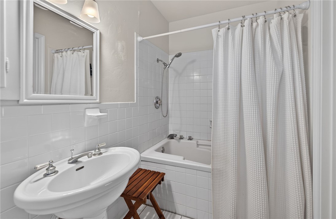 3302 Manitou St Property Photo 23