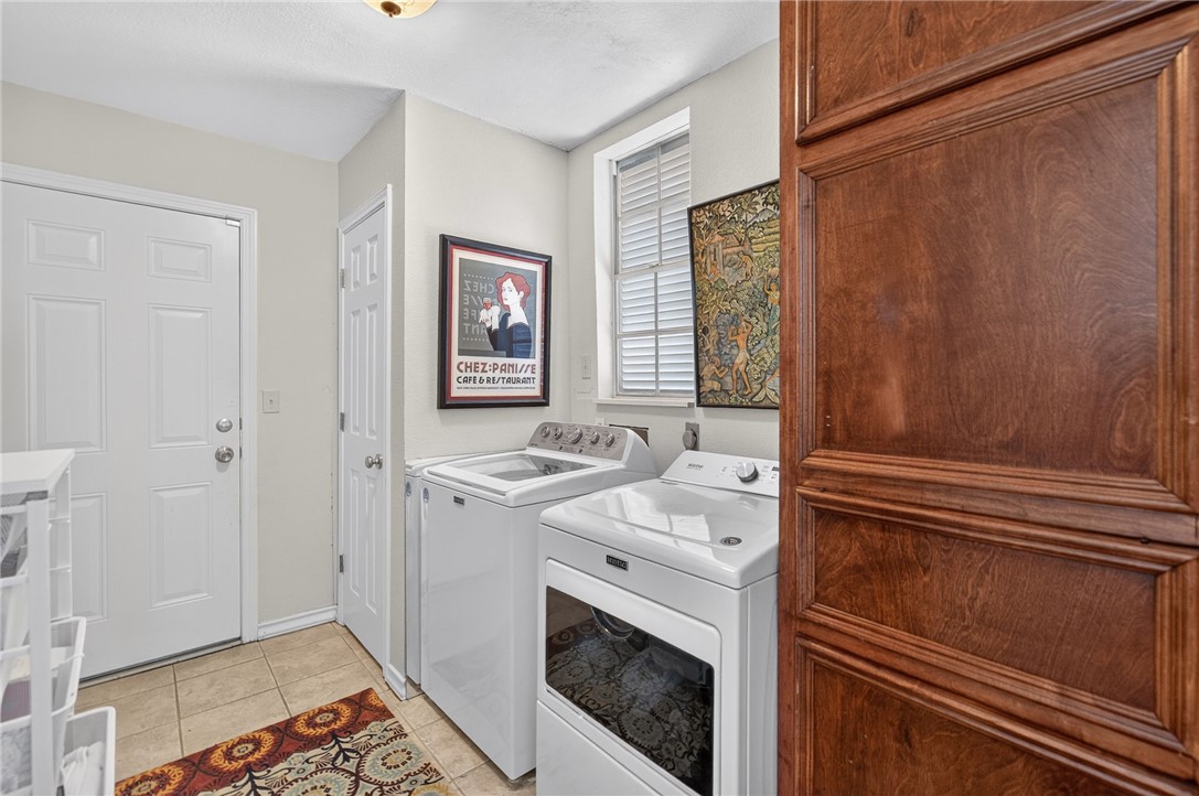 3302 Manitou St Property Photo 38