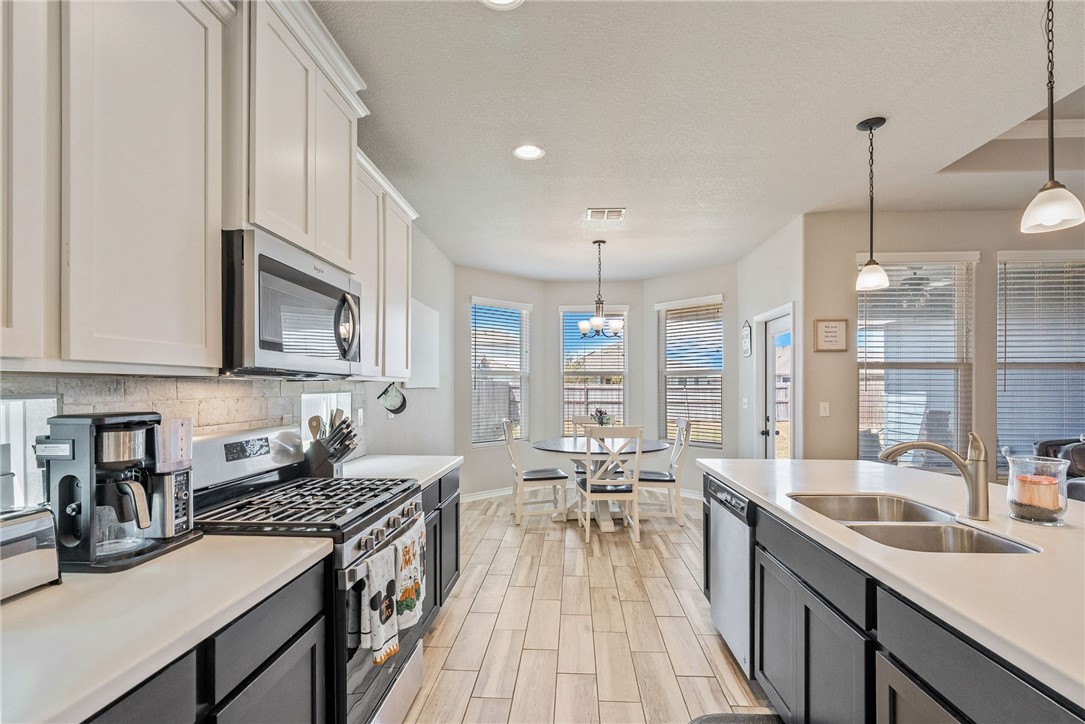 1713 Flagship Dr Property Photo 2