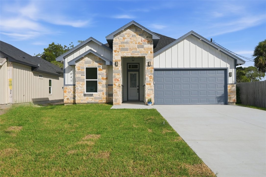 1041 S MCCAMPBELL