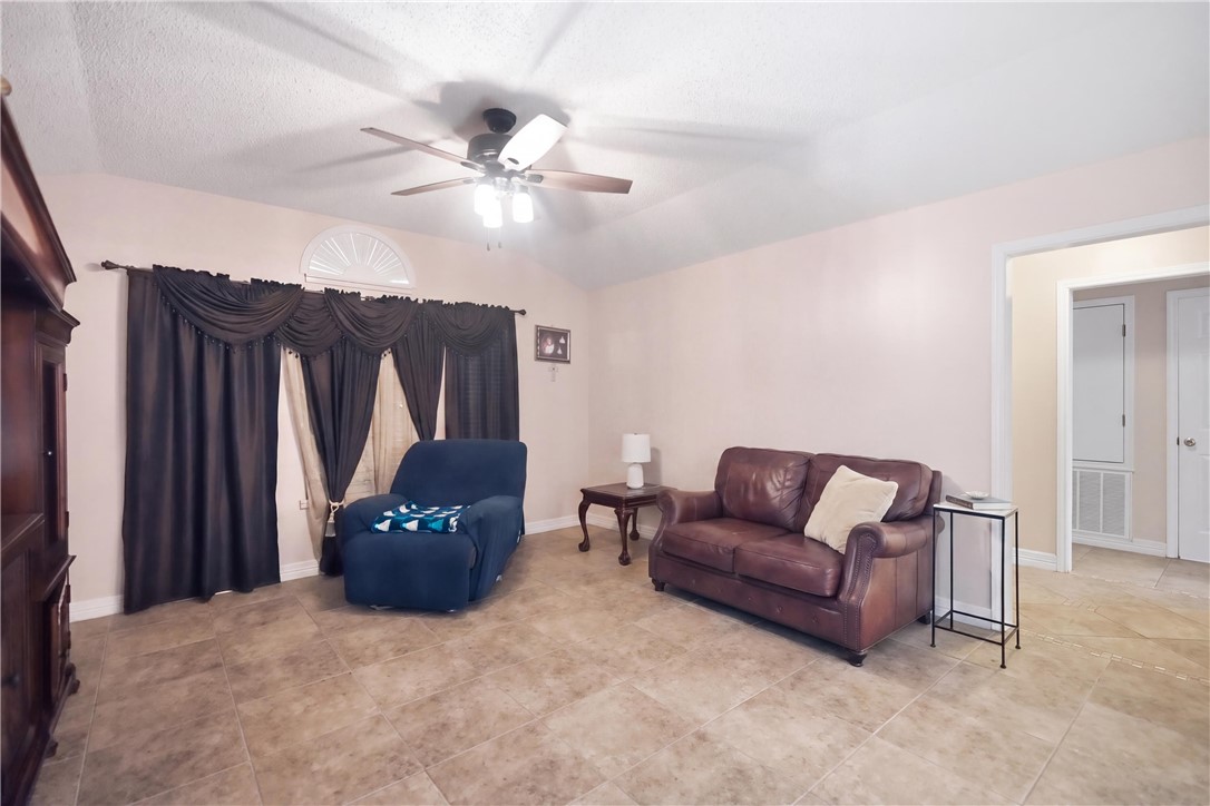 2538 San Angelo Property Photo 5