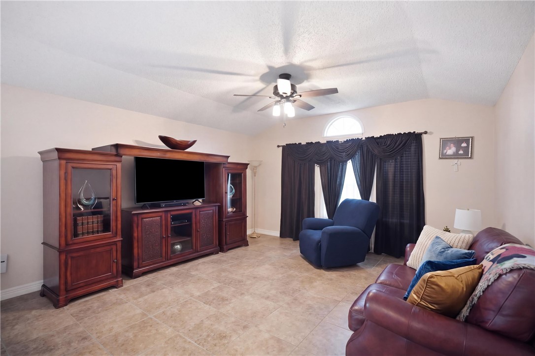 2538 San Angelo Property Photo 6