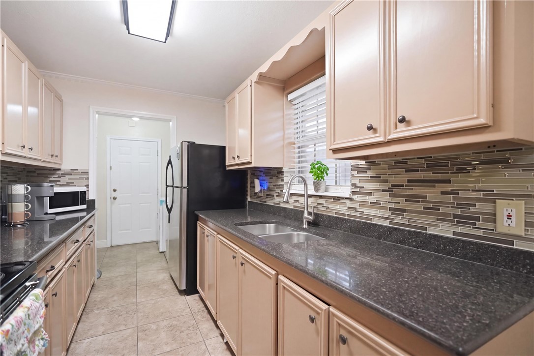 2538 San Angelo Property Photo 8