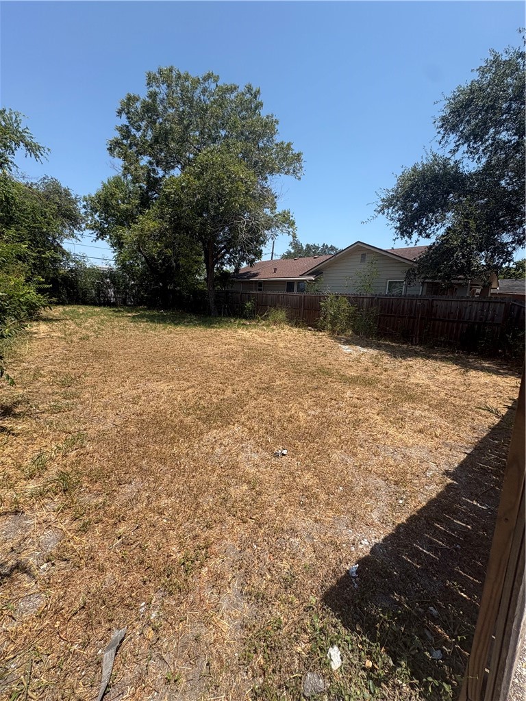 4030 Lou St Property Photo 1