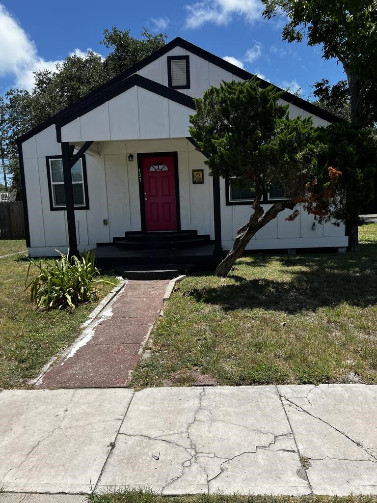 131 S Rife Property Photo 2