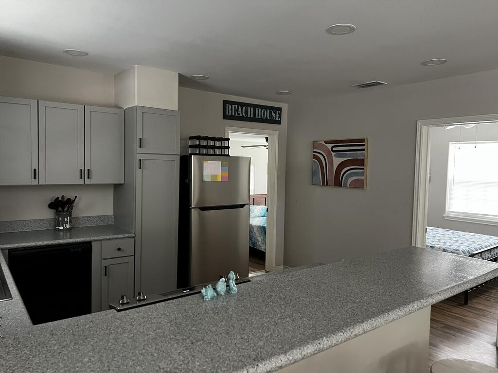 131 S Rife Property Photo 19