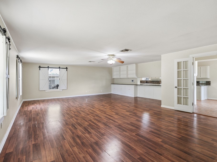 324 E King Property Photo 4