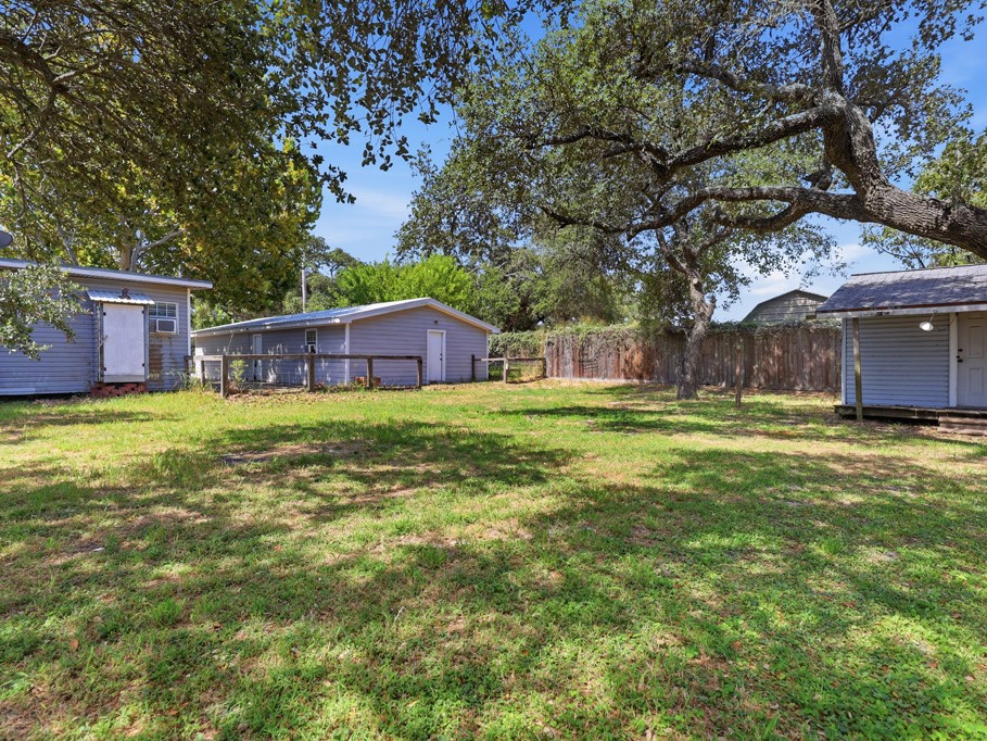 324 E King Property Photo 42