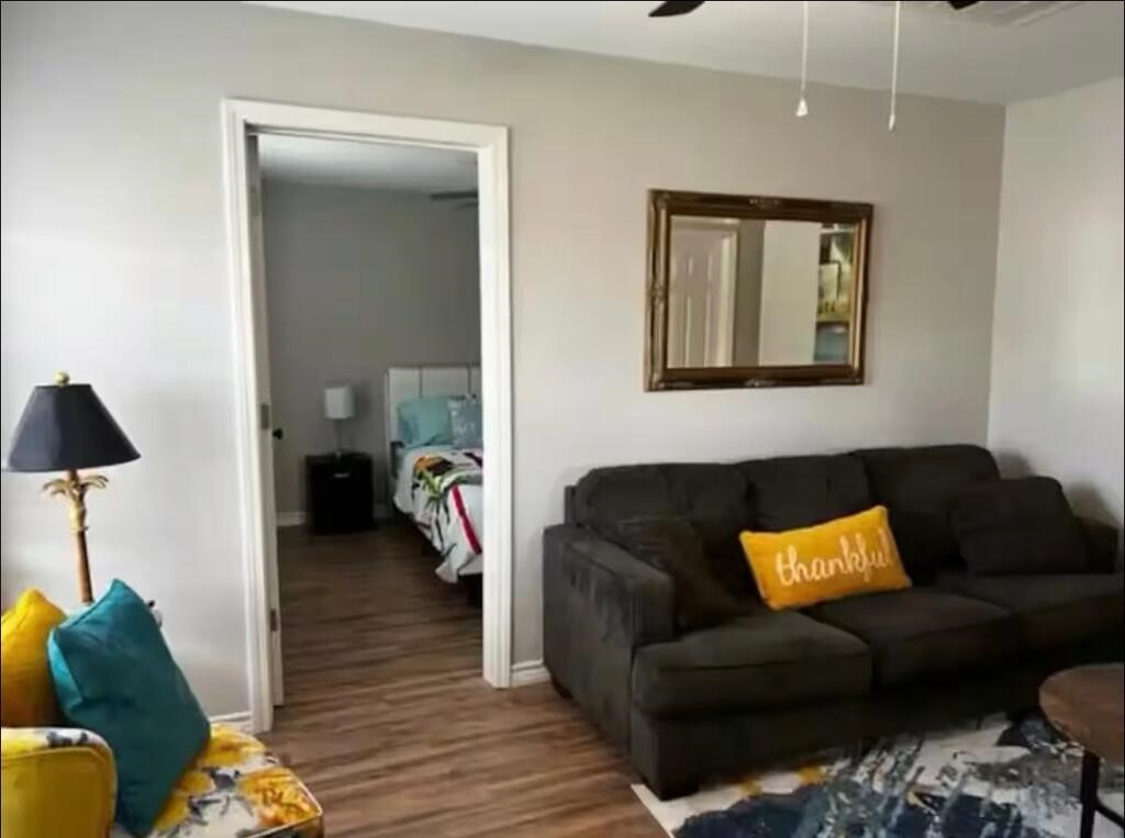 507 S Arch Property Photo 17