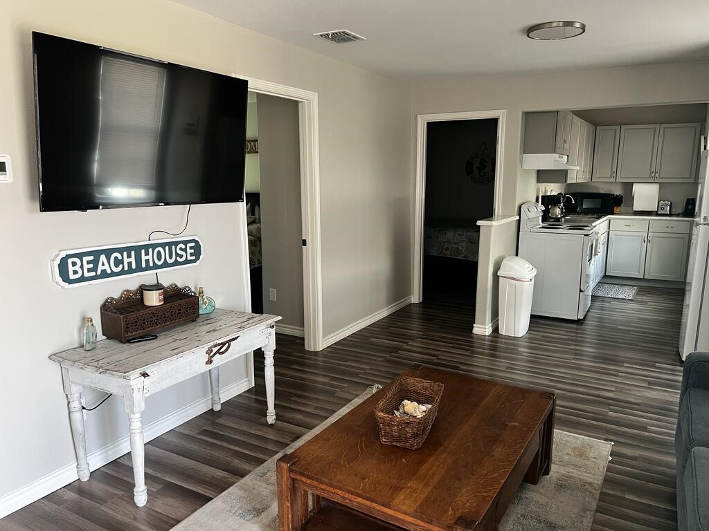 507 S Arch Property Photo 44