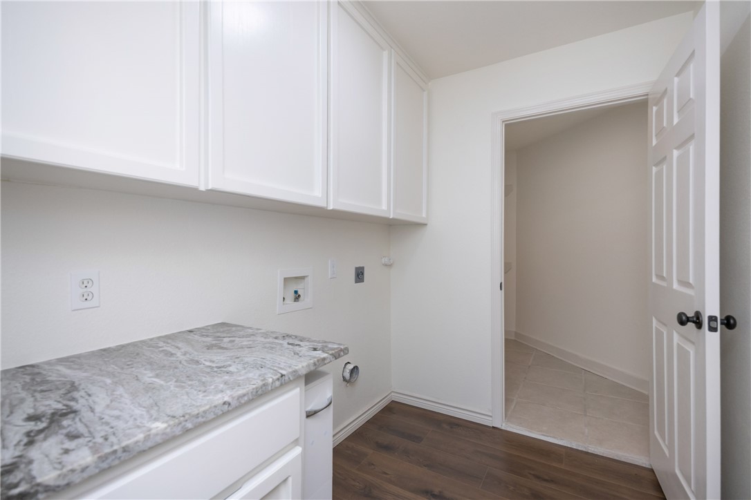 6653 Downing St 12 Property Photo 24