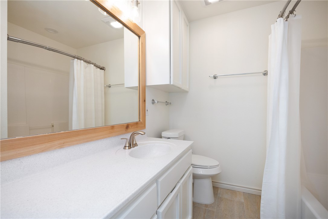 6653 Downing St 12 Property Photo 32