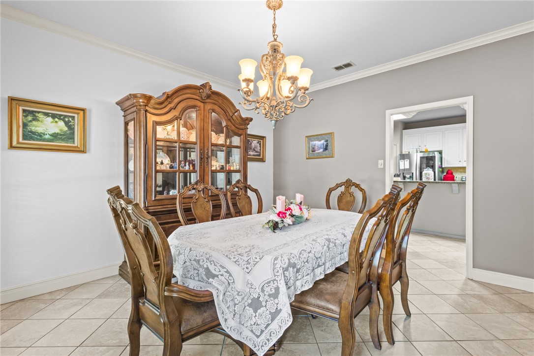 4502 Lake Charles Dr Property Photo 3