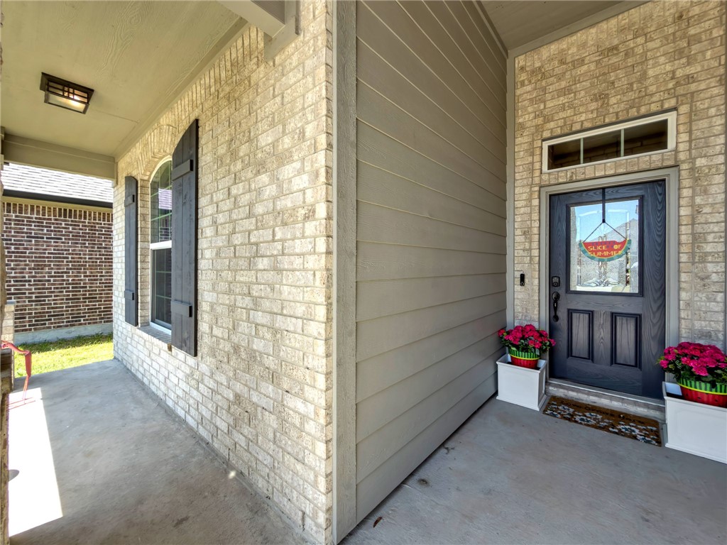 7626 Stampede Dr Property Photo 5