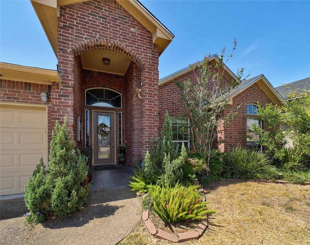 6821 Windy Creek Dr Property Photo 1
