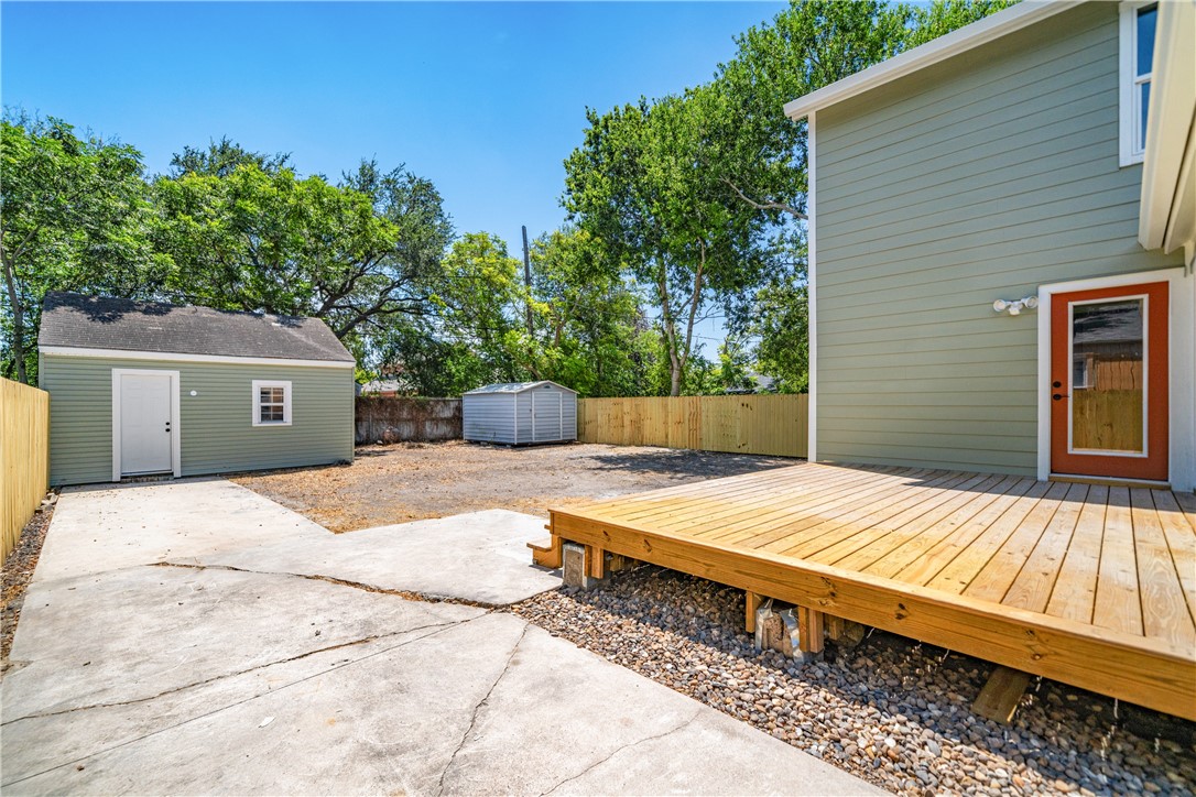 621 Atlantic St Property Photo 35