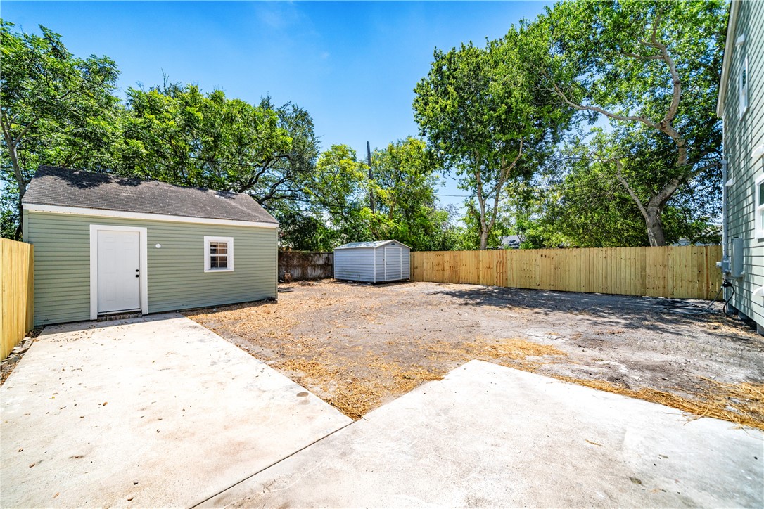 621 Atlantic St Property Photo 36