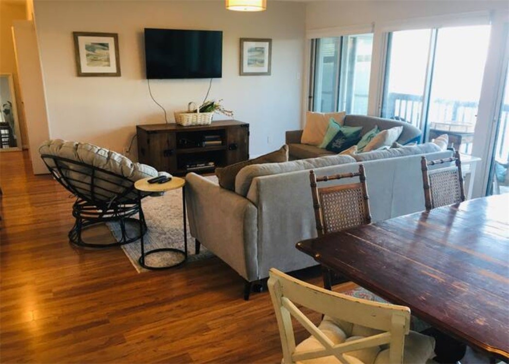 3402 Ocean Dr 37 Property Photo 3