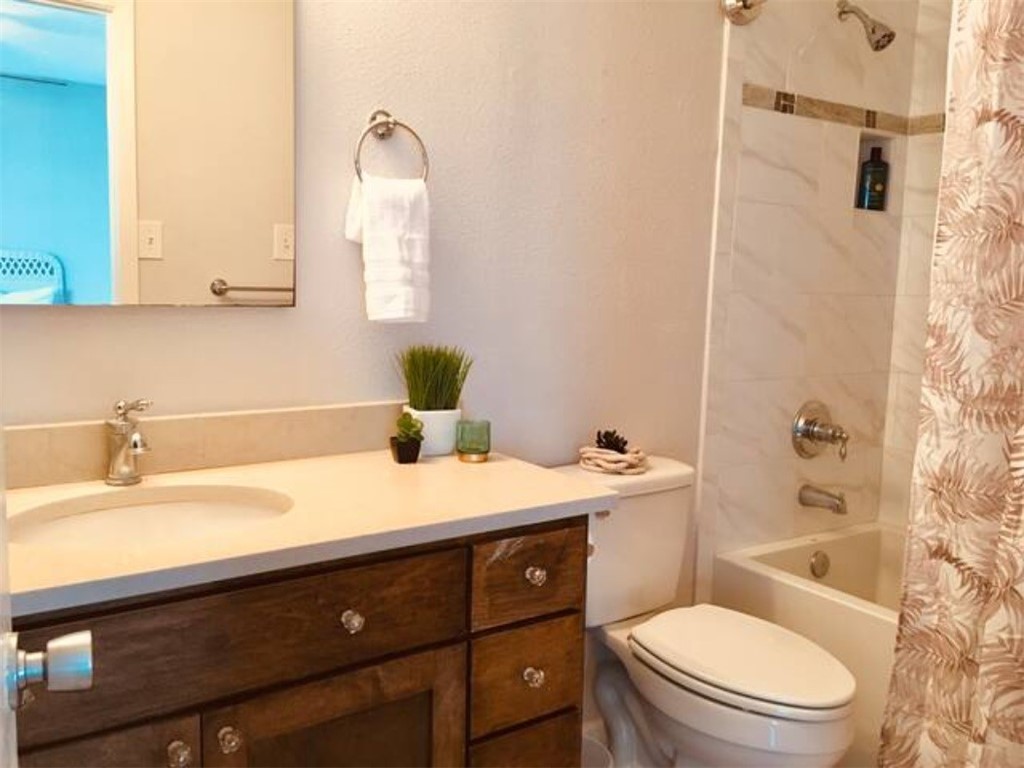 3402 Ocean Dr 37 Property Photo 9
