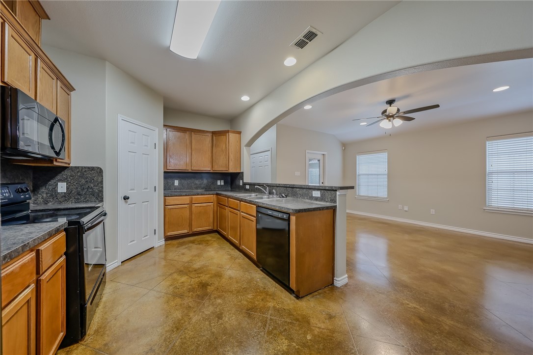 6634 Rhine Dr B Property Photo 10