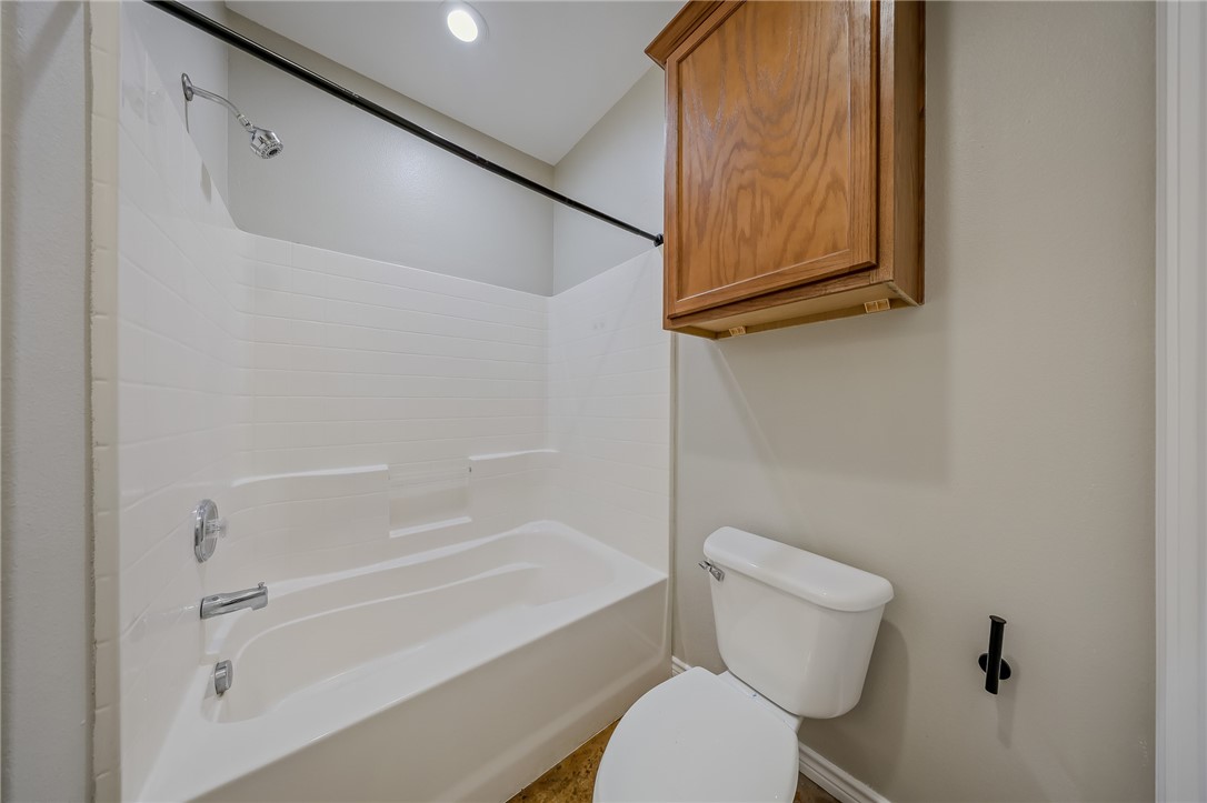 6634 Rhine Dr B Property Photo 20