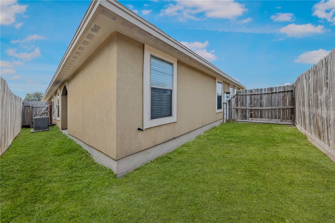 6634 Rhine Dr B Property Photo 30