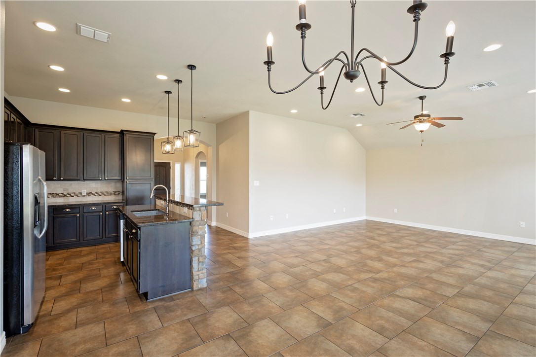 6105 Maximus Dr Property Photo 8