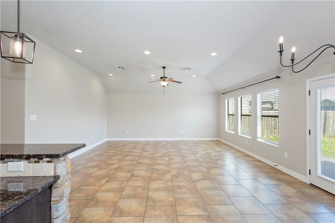 6105 Maximus Dr Property Photo 12