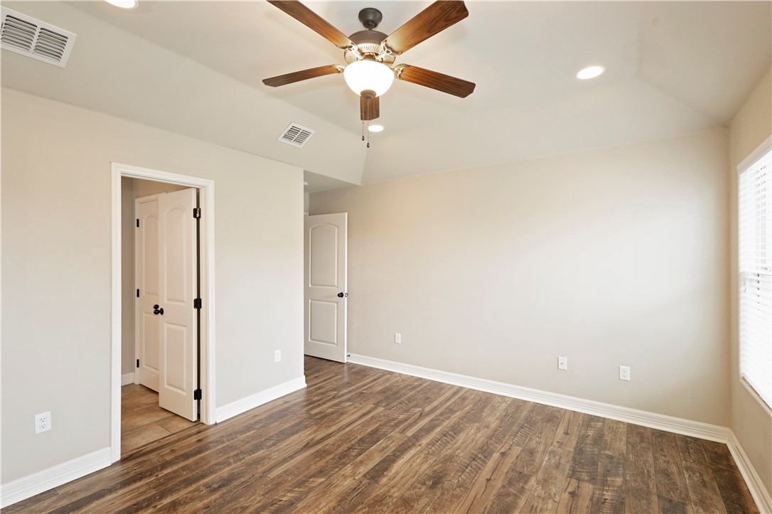 6105 Maximus Dr Property Photo 14