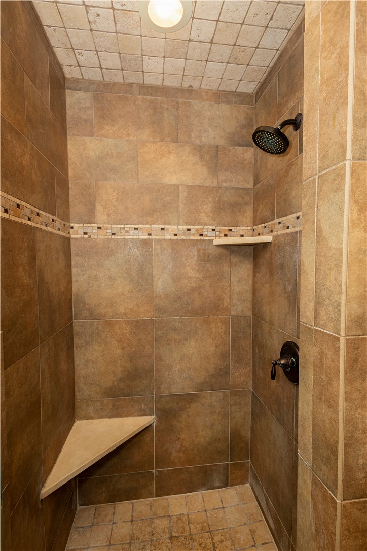 6105 Maximus Dr Property Photo 17