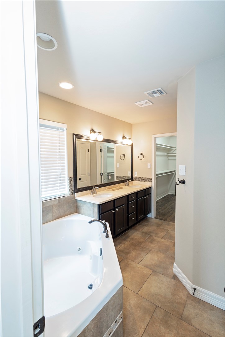 6105 Maximus Dr Property Photo 18