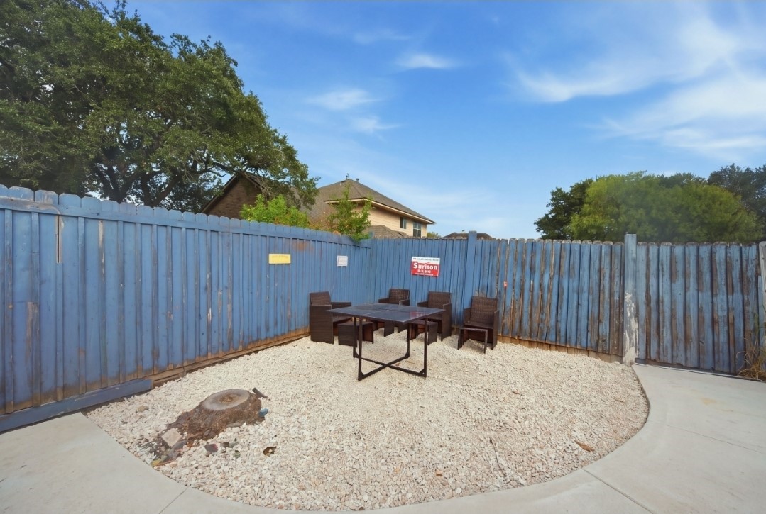 4325 Wood River Dr Property Photo 44