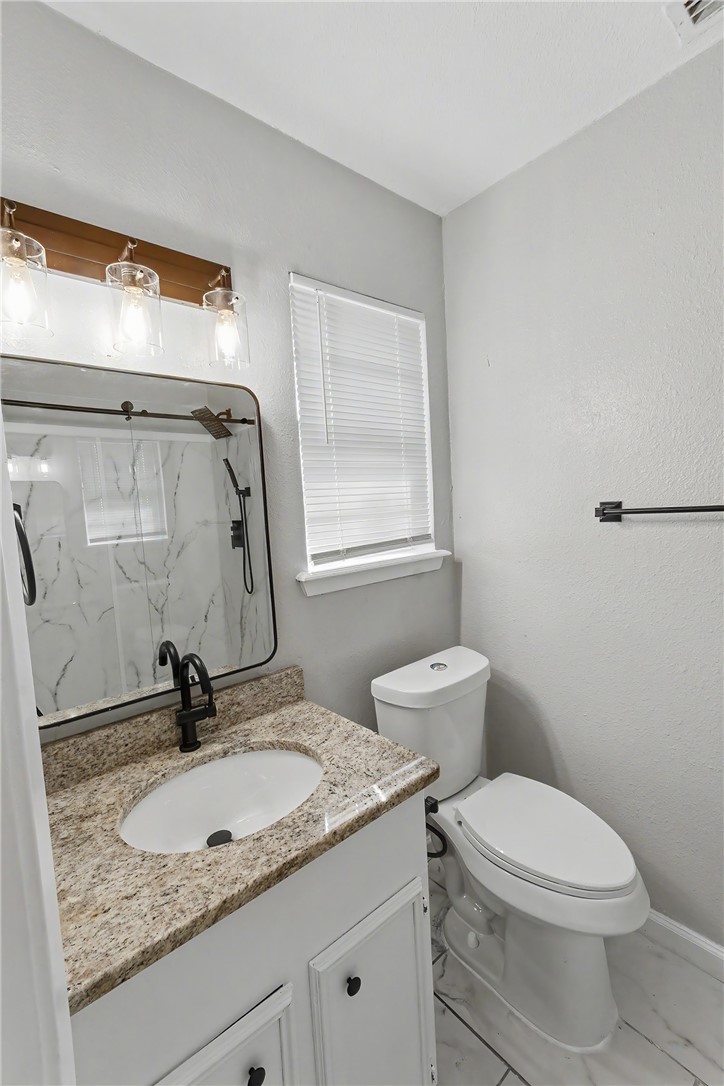 2228 Memorial Pkwy Property Photo 14