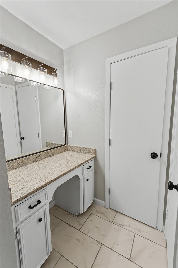 2228 Memorial Pkwy Property Photo 15