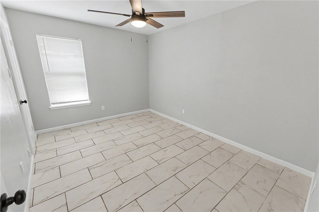 2228 Memorial Pkwy Property Photo 22