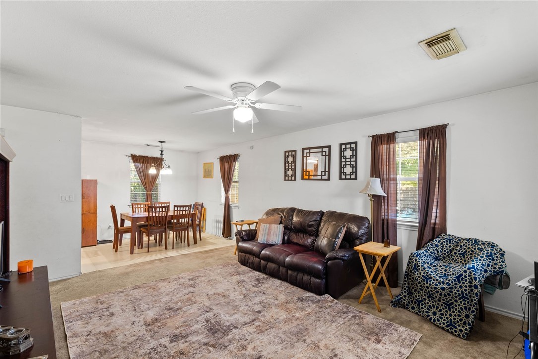 2608 Auther St Property Photo 4