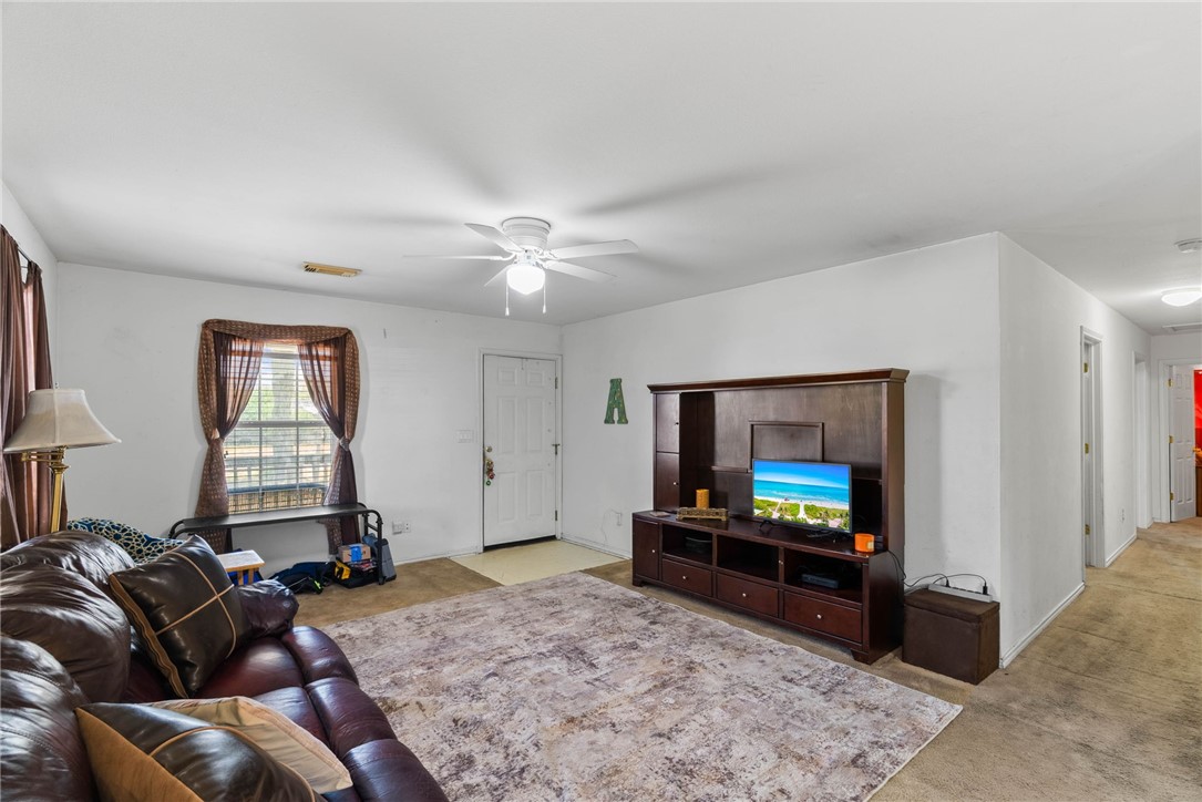 2608 Auther St Property Photo 5