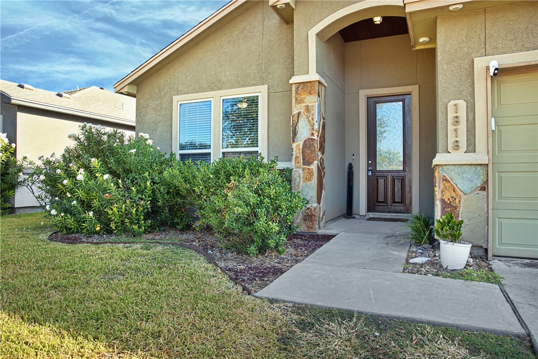 1818 Bay Landing Dr Property Photo 2