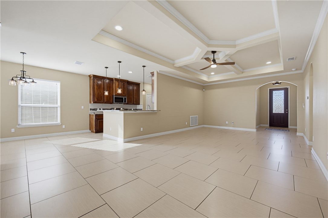 1818 Bay Landing Dr Property Photo 5