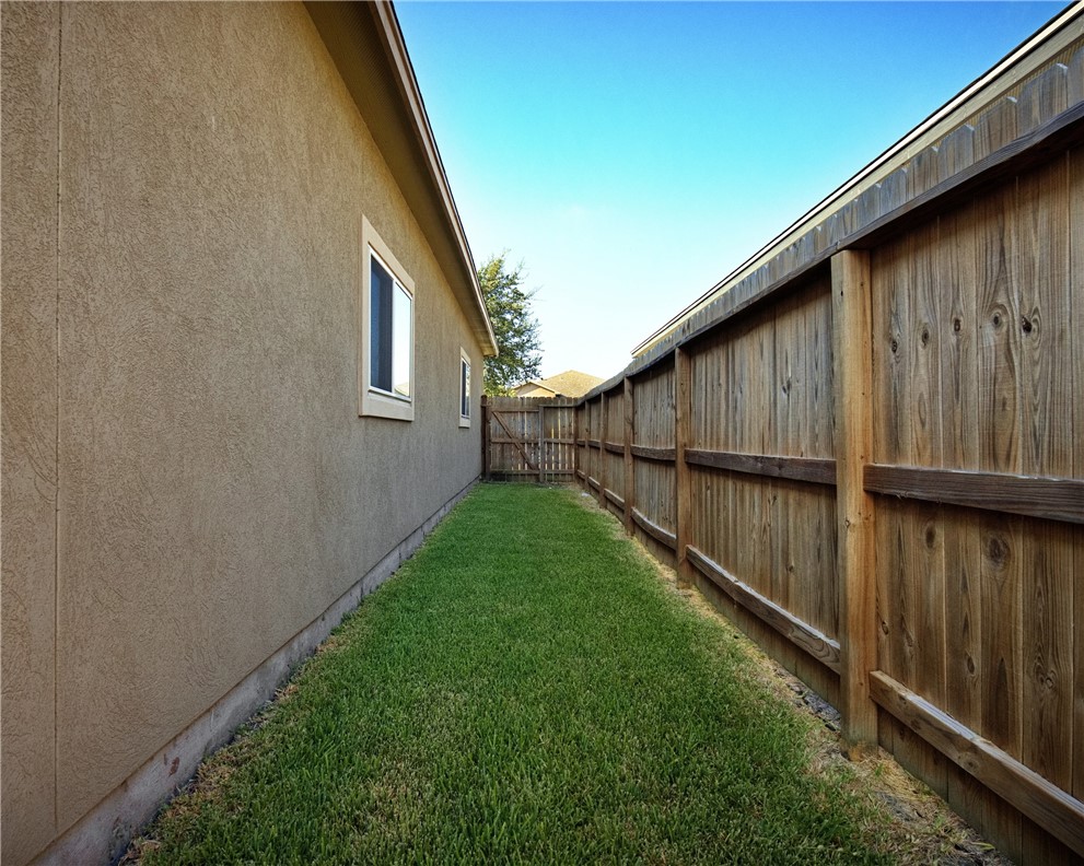 1818 Bay Landing Dr Property Photo 23
