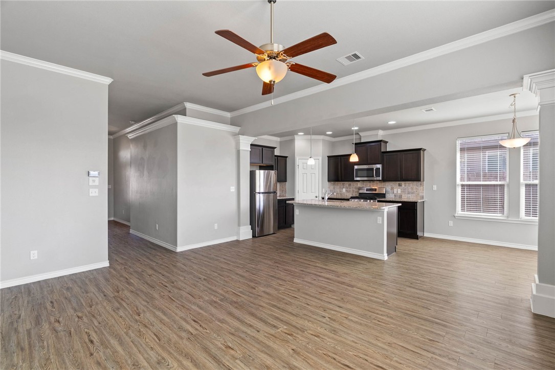 2213 Oso Bay Preserve Dr Property Photo 5
